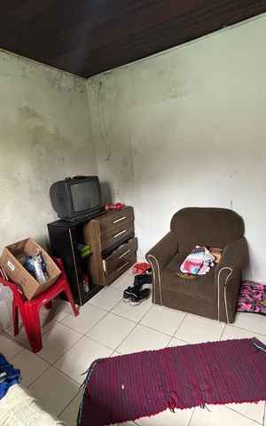 Casa à venda com 98m², 5 quartos e 3 vagas Casa à venda com 98m², 5 quartos e 3 vagasSuite