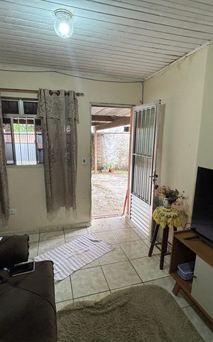 Casa à venda com 98m², 5 quartos e 3 vagas Casa à venda com 98m², 5 quartos e 3 vagasSala