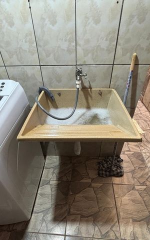 Casa à venda com 98m², 5 quartos e 3 vagas Casa à venda com 98m², 5 quartos e 3 vagasÁrea de serviço
