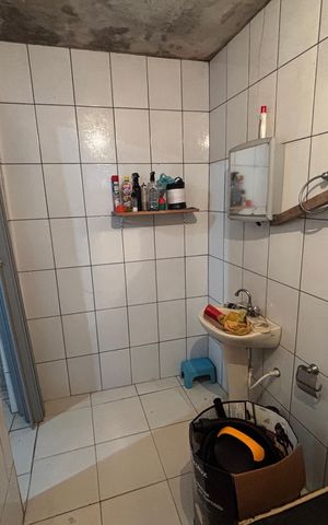 Casa à venda com 98m², 5 quartos e 3 vagas Casa à venda com 98m², 5 quartos e 3 vagasBanheiro Suite