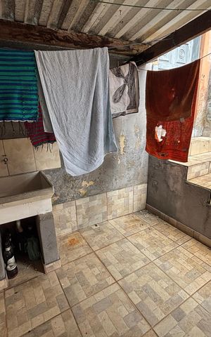 Casa à venda com 98m², 5 quartos e 3 vagas Casa à venda com 98m², 5 quartos e 3 vagasÁrea de Serviço 2