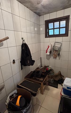 Casa à venda com 98m², 5 quartos e 3 vagas Casa à venda com 98m², 5 quartos e 3 vagasBanheiro Suite