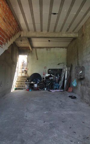 Casa à venda com 96m², 5 quartos e 5 vagas