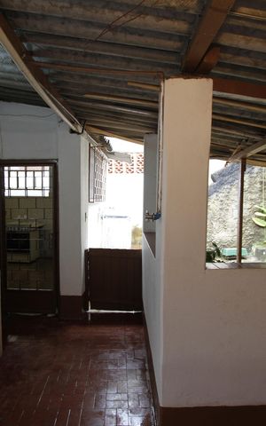 Casa à venda com 236m², 2 quartos e 1 vagaÁrea de Serviço