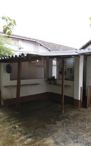 Casa à venda com 236m², 2 quartos e 1 vagaQuintal