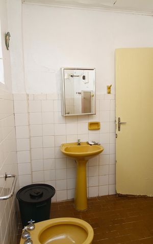 Casa à venda com 236m², 2 quartos e 1 vagaBanheiro Social