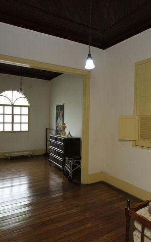 Casa à venda com 236m², 2 quartos e 1 vagaSala de TV