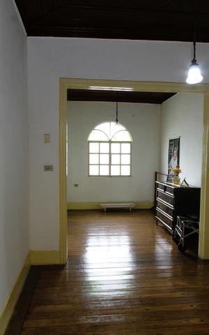 Casa à venda com 236m², 2 quartos e 1 vagaSala de TV