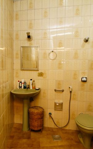 Casa à venda com 480m², 3 quartos e 2 vagasBanheiro 1