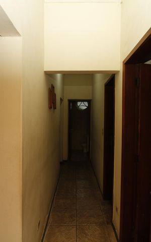 Casa à venda com 480m², 3 quartos e 2 vagasCorredor