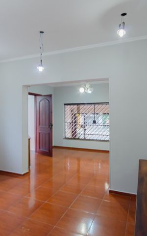 Casa para alugar com 180m², 2 quartos e 2 vagas Casa para alugar com 180m², 2 quartos e 2 vagasSala