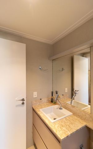 Apartamento à venda com 106m², 3 quartos e 2 vagas Apartamento à venda com 106m², 3 quartos e 2 vagasBanheiro da Suíte 02