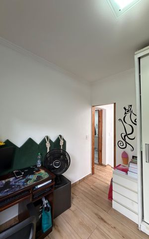 Casa à venda com 175m², 4 quartos e 2 vagas Casa à venda com 175m², 4 quartos e 2 vagasQuarto 2