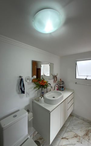 Casa à venda com 175m², 4 quartos e 2 vagas Casa à venda com 175m², 4 quartos e 2 vagasBanheiro social 2