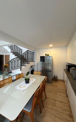 Casa à venda com 175m², 4 quartos e 2 vagas Casa à venda com 175m², 4 quartos e 2 vagasSala/Cozinha