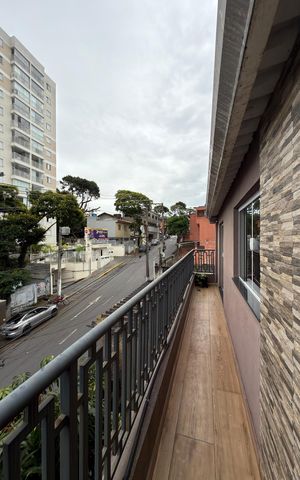 Casa à venda com 175m², 4 quartos e 2 vagas Casa à venda com 175m², 4 quartos e 2 vagasSala de TV Sacada