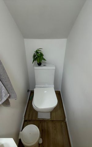 Casa à venda com 175m², 4 quartos e 2 vagas Casa à venda com 175m², 4 quartos e 2 vagasLavabo