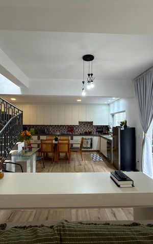 Casa à venda com 175m², 4 quartos e 2 vagas Casa à venda com 175m², 4 quartos e 2 vagasSala/Cozinha