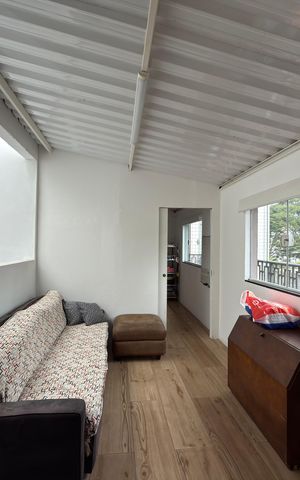 Casa à venda com 175m², 4 quartos e 2 vagas Casa à venda com 175m², 4 quartos e 2 vagasSala de TV