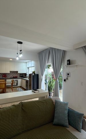 Casa à venda com 175m², 4 quartos e 2 vagas Casa à venda com 175m², 4 quartos e 2 vagasSala/Cozinha
