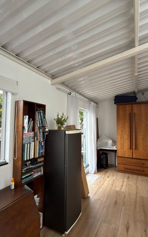 Casa à venda com 175m², 4 quartos e 2 vagas Casa à venda com 175m², 4 quartos e 2 vagasSala de TV