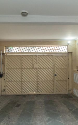 Casa à venda com 290m², 4 quartos e 4 vagas Casa à venda com 290m², 4 quartos e 4 vagasGaragem