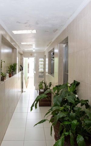 Casa à venda com 210m², 4 quartos e 2 vagasCorredor