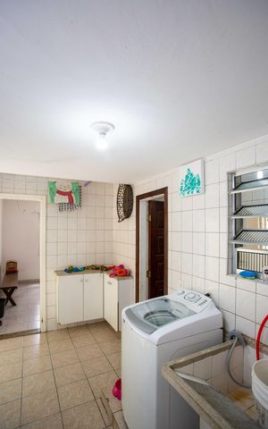 Casa à venda com 210m², 4 quartos e 2 vagasÁrea de Serviço
