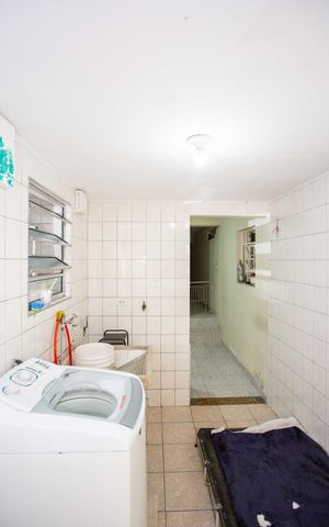 Casa à venda com 210m², 4 quartos e 2 vagasÁrea de Serviço