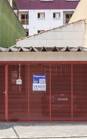 Casa à venda com 210m², 4 quartos e 2 vagasFachada