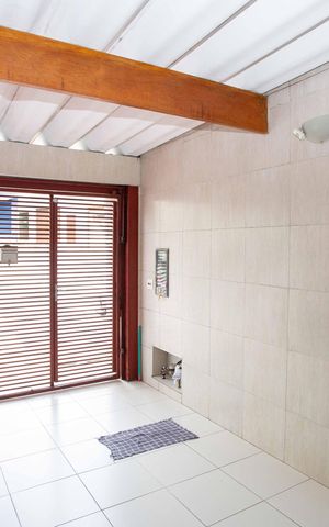 Casa à venda com 210m², 4 quartos e 2 vagasGaragem