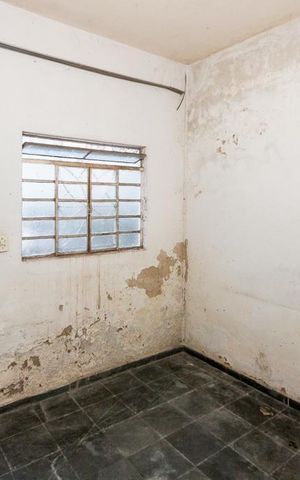 Casa à venda com 200m², 7 quartos e 2 vagas Casa à venda com 200m², 7 quartos e 2 vagasPorão