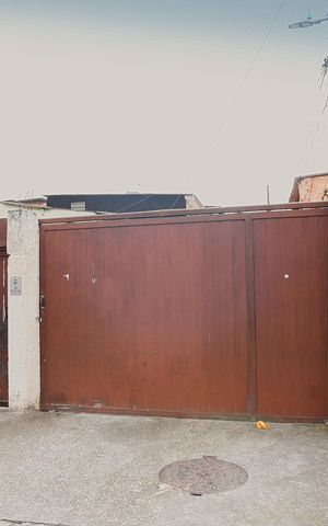 Casa à venda com 41m², 2 quartos e sem vaga Casa à venda com 41m², 2 quartos e sem vagaFachada