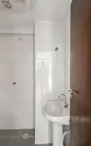 Apartamento à venda com 38m², 2 quartos e sem vaga Apartamento à venda com 38m², 2 quartos e sem vagaBanheiro