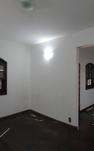 Casa para alugar com 350m², 4 quartos e 2 vagasSala de TV