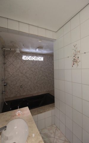 Casa para alugar com 350m², 4 quartos e 2 vagasBanheiro da Suite