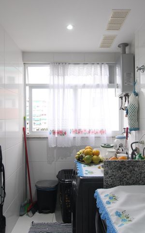 Apartamento à venda com 77m², 3 quartos e 1 vagaÁrea de serviço