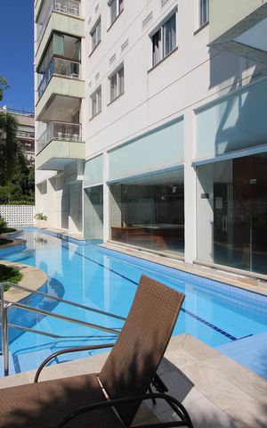 Apartamento à venda com 77m², 3 quartos e 1 vagaÁrea comum - Piscina
