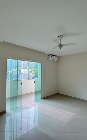 Casa de condomínio para alugar com 160m², 4 quartos e 3 vagasSuíte