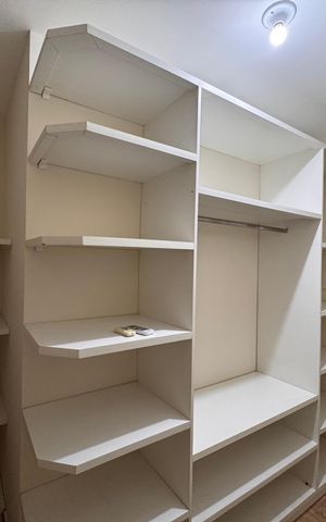 Casa de condomínio para alugar com 160m², 4 quartos e 3 vagasSuíte - Closet