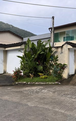 Casa de condomínio para alugar com 160m², 4 quartos e 3 vagasFachada
