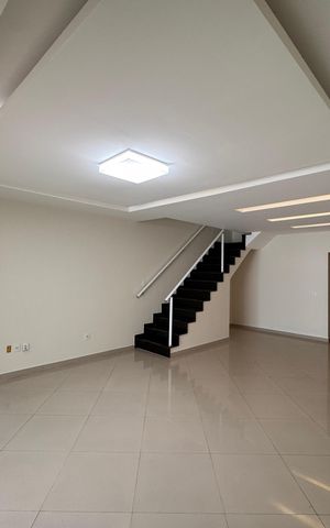 Casa de condomínio para alugar com 160m², 4 quartos e 3 vagasSala