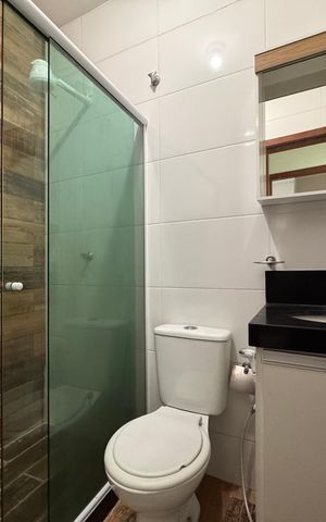 Casa de condomínio para alugar com 160m², 4 quartos e 3 vagasSuíte - Banheiro