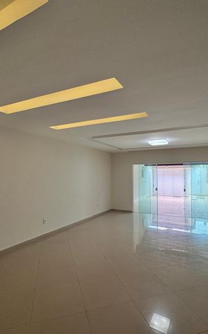 Casa de condomínio para alugar com 160m², 4 quartos e 3 vagasSala