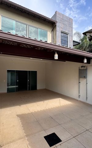 Casa de condomínio para alugar com 160m², 4 quartos e 3 vagasÁrea externa