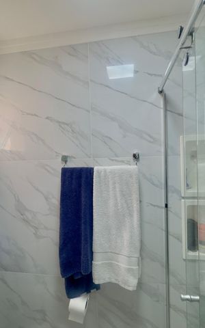 Apartamento à venda com 73m², 3 quartos e 2 vagas Apartamento à venda com 73m², 3 quartos e 2 vagasBanheiro 1