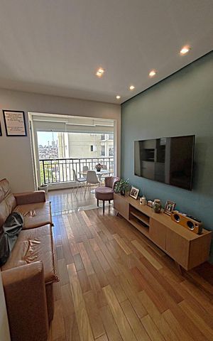 Apartamento à venda com 83m², 3 quartos e 2 vagas Apartamento à venda com 83m², 3 quartos e 2 vagasSala