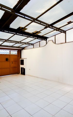 Casa à venda com 138m², 3 quartos e 2 vagasGaragem