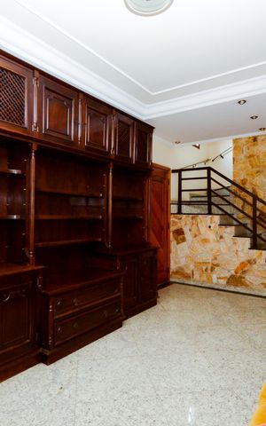 Casa à venda com 138m², 3 quartos e 2 vagasSala