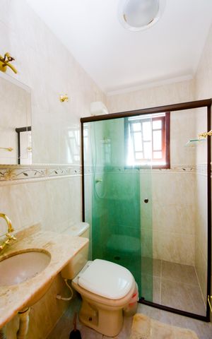 Casa à venda com 138m², 3 quartos e 2 vagasBanheiro do Suíte 2